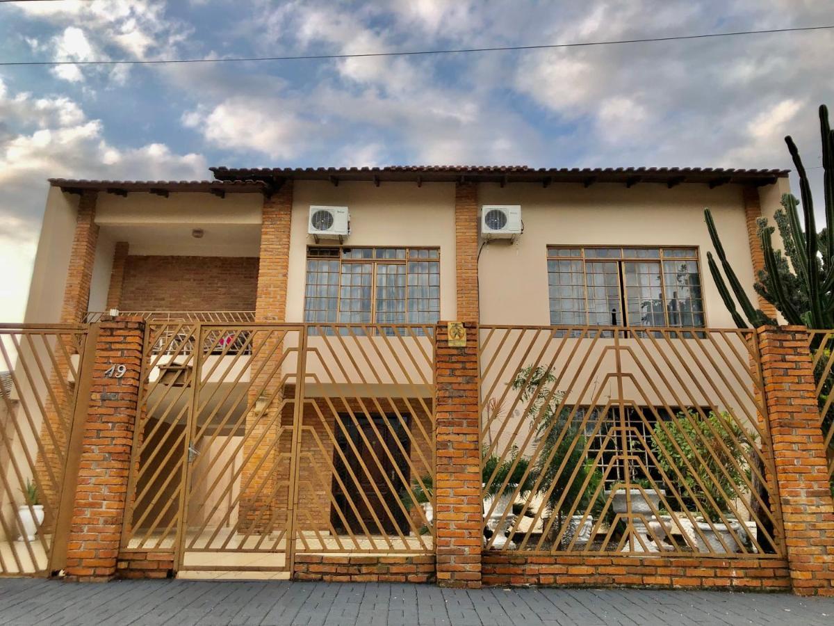 Вілла Casa Com Piscina Proximo Atrativos/ Wifi/ Garagem Фос-ду-Іґуасу Екстер'єр фото